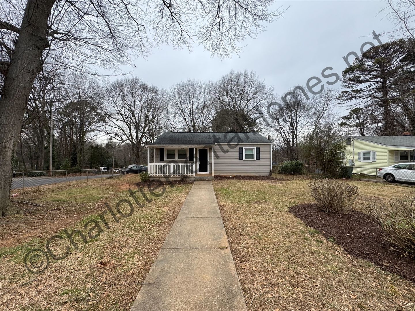 Gastonia House: 901 N Weldon St