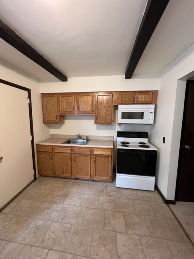 Natrona Heights Apartment: 1003-1004 Maple Street