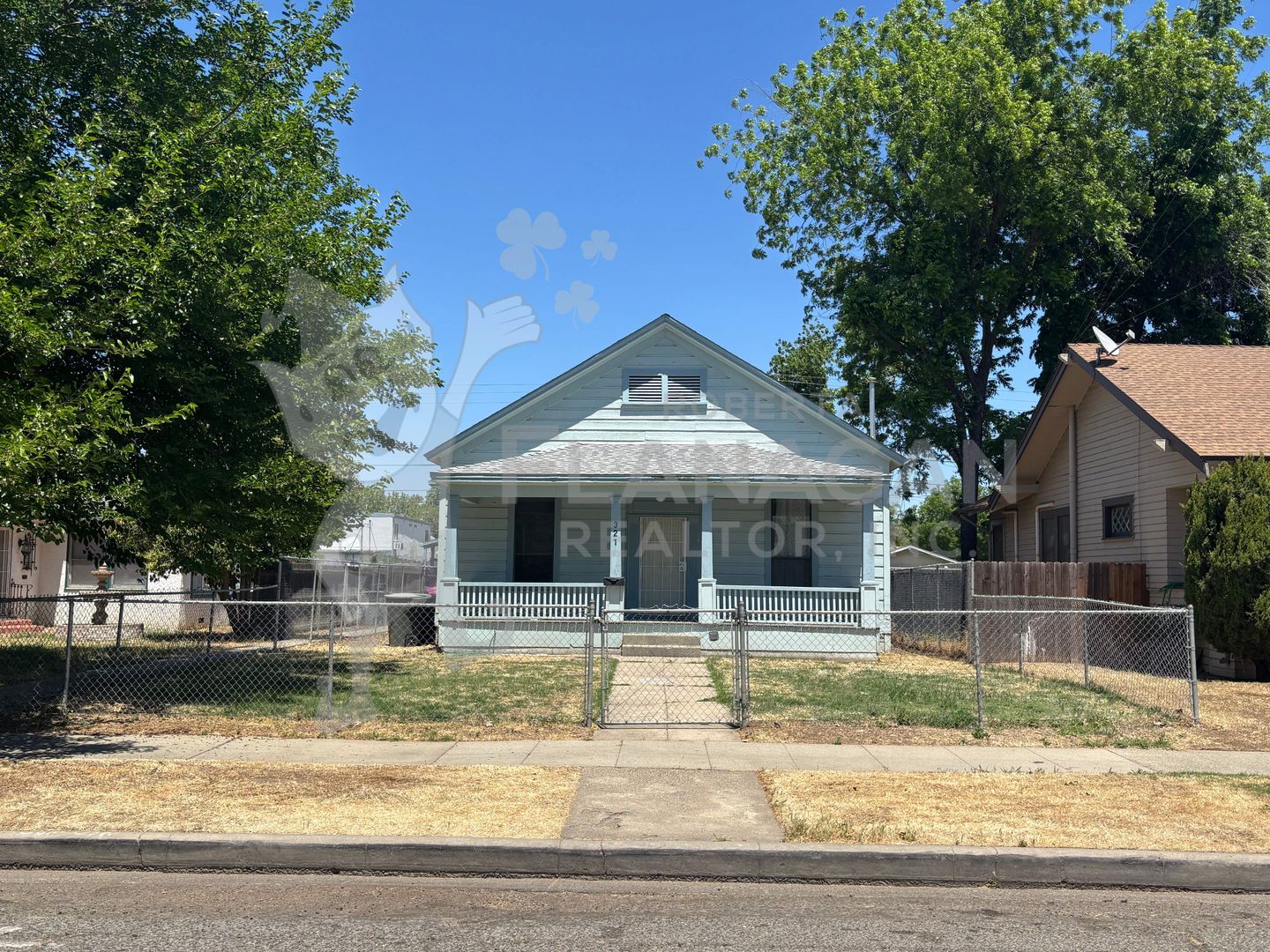 Merced Townhome: 321 W 19th Street