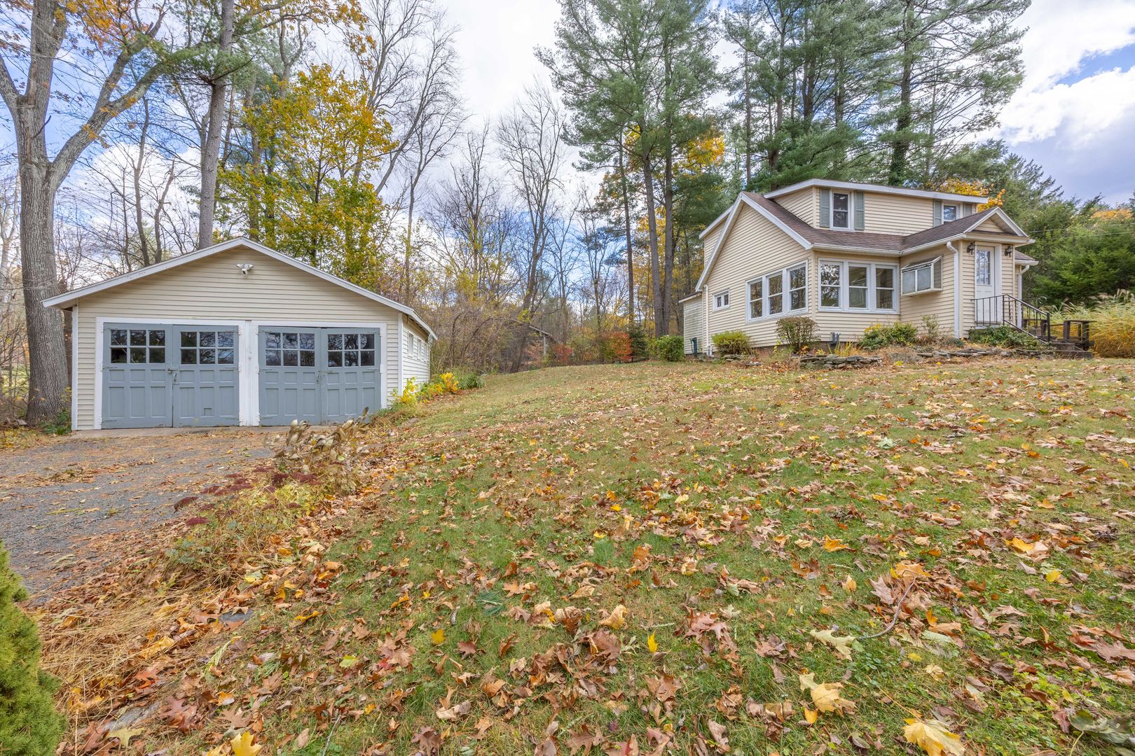 Ellington House: 70 Snipsic Lake Rd.