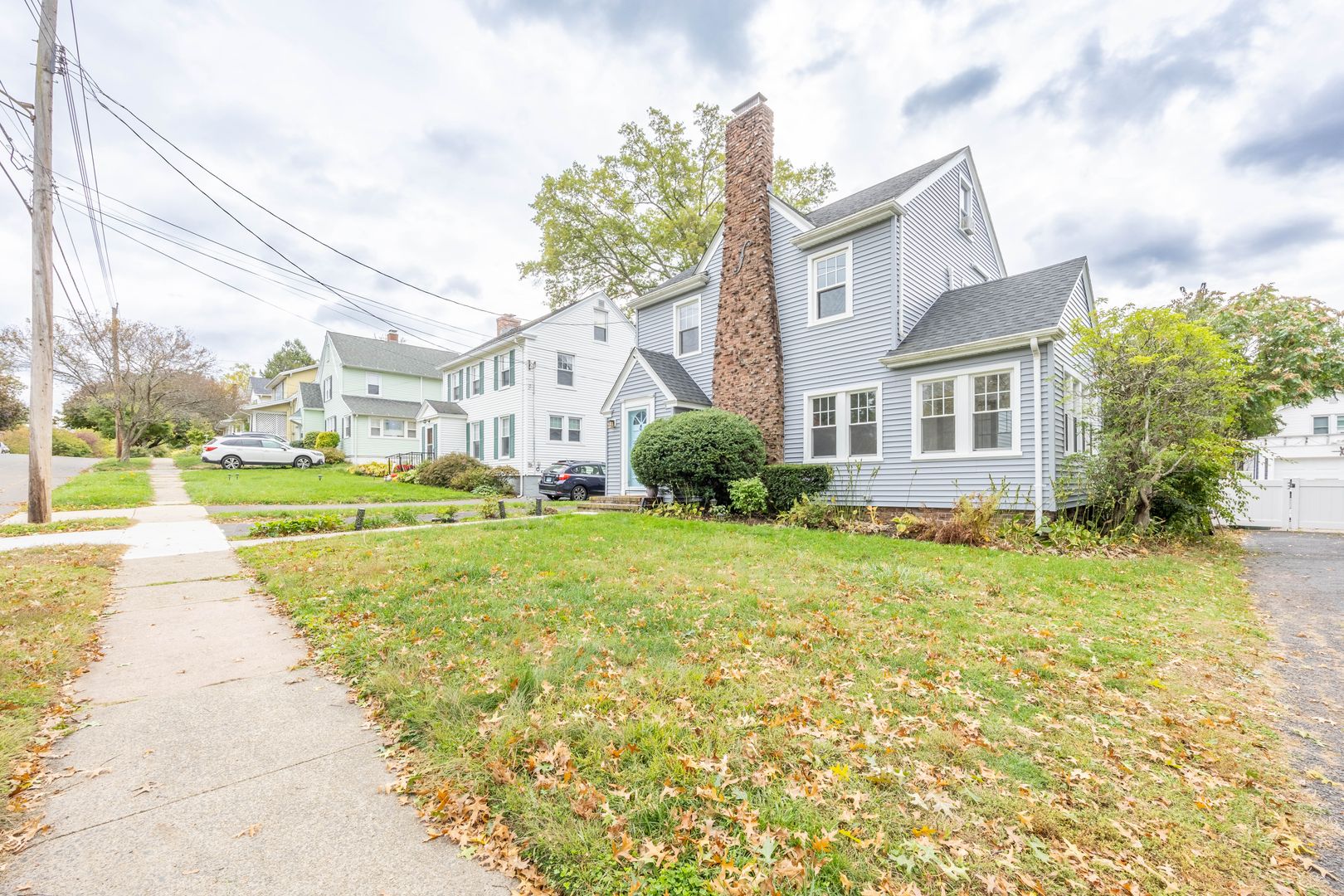 Hamden House: 76 Harmon St.