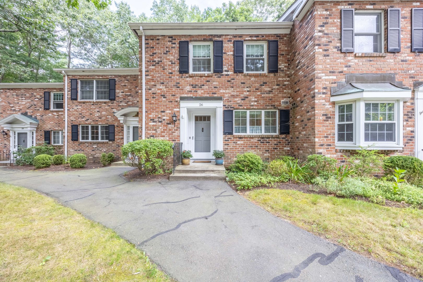 Farmington House: 26 Tunxis Village #26