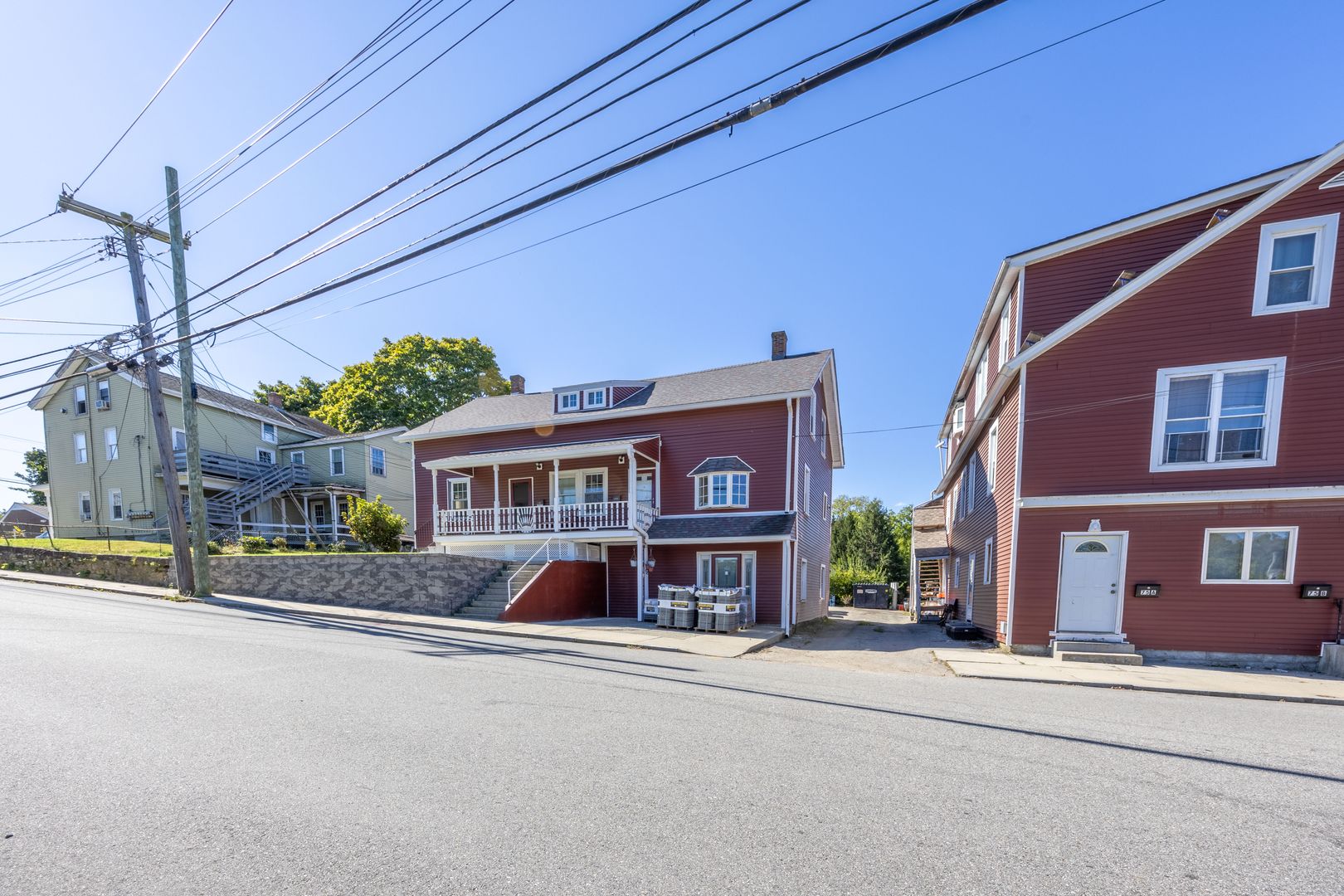 Griswold Apartment: 77 Ashland St. - Unit B