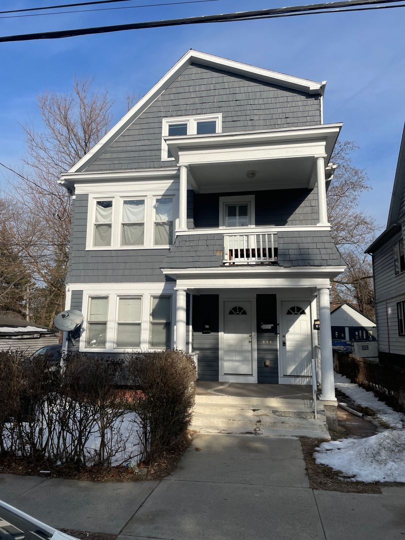 New Haven Apartment: 51 Mead Street - Floor 1