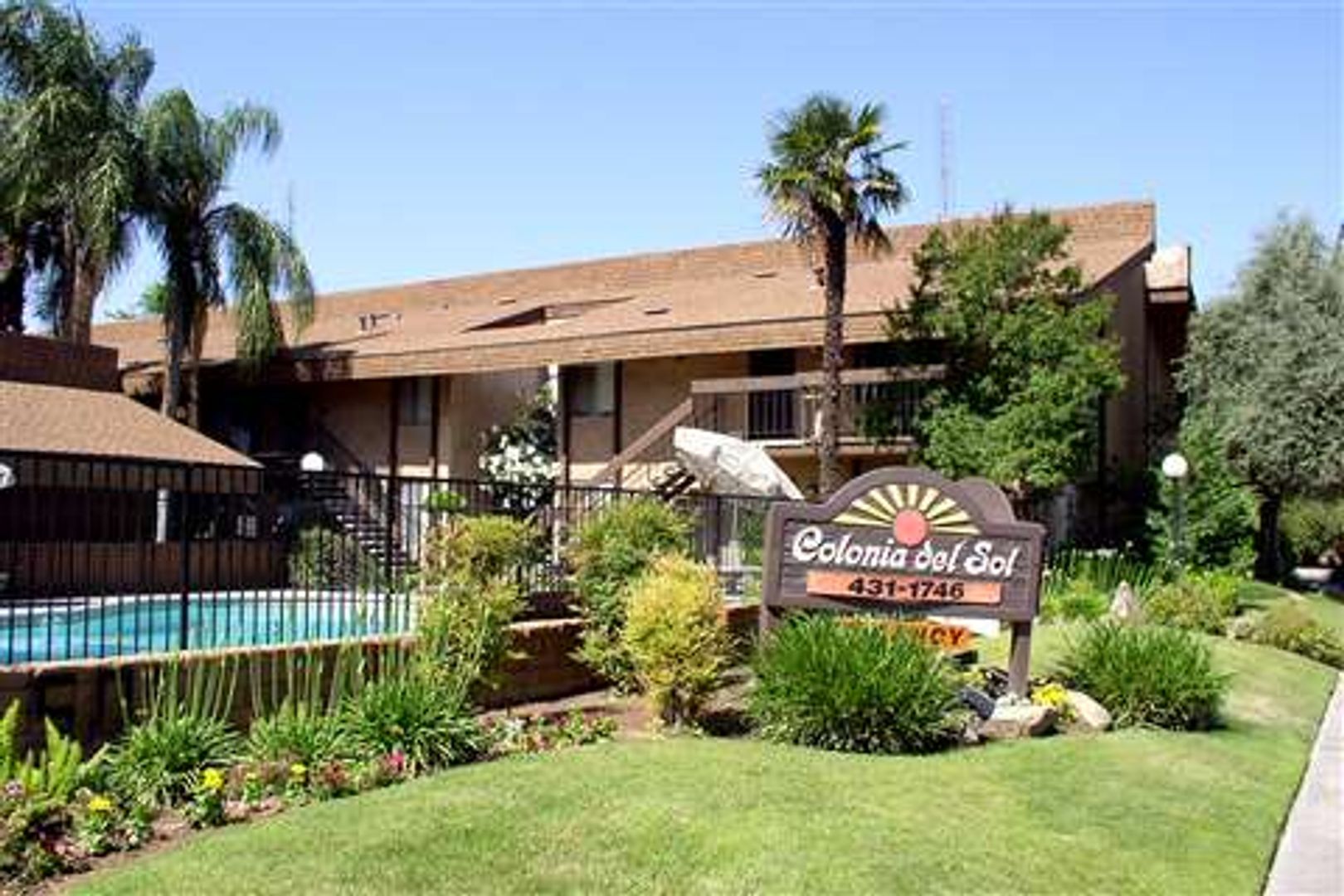 FRESNO Apartment: 109 W. BARSTOW #123