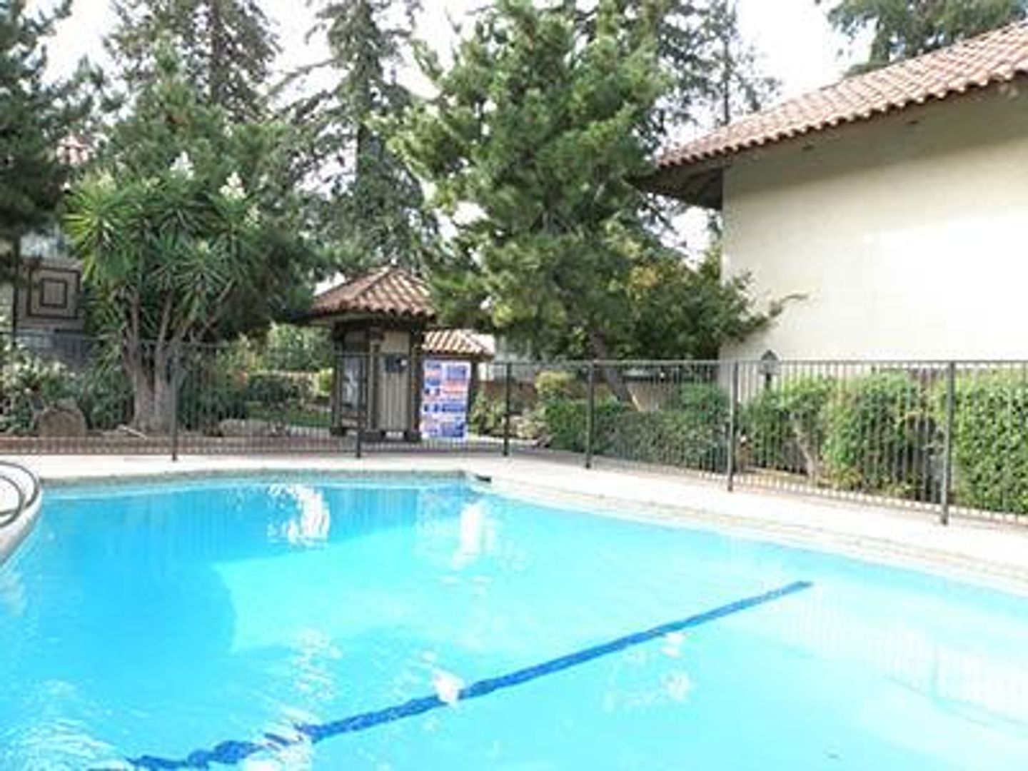 FRESNO Apartment: 5130 N. WISHON #101