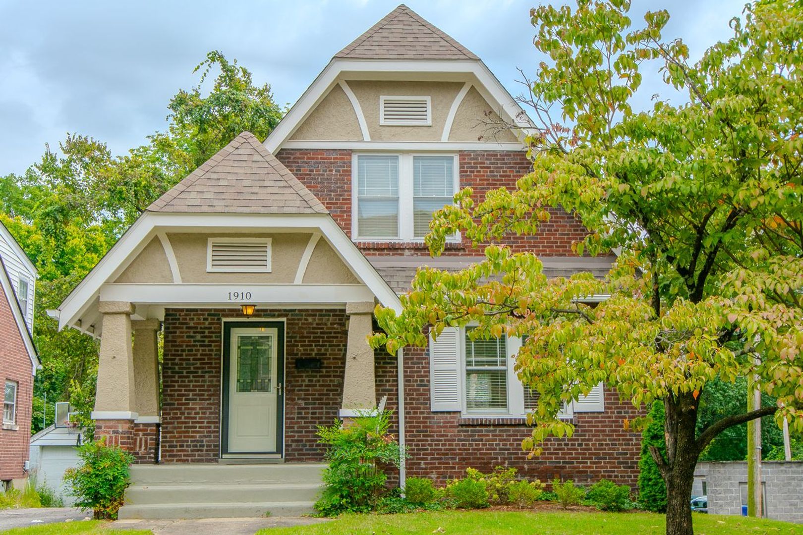 Louisville House: 1910 Wrocklage Avenue
