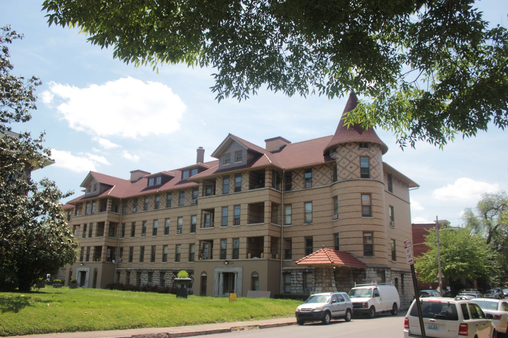 Louisville Apartment: 2014 Cherokee Parkway