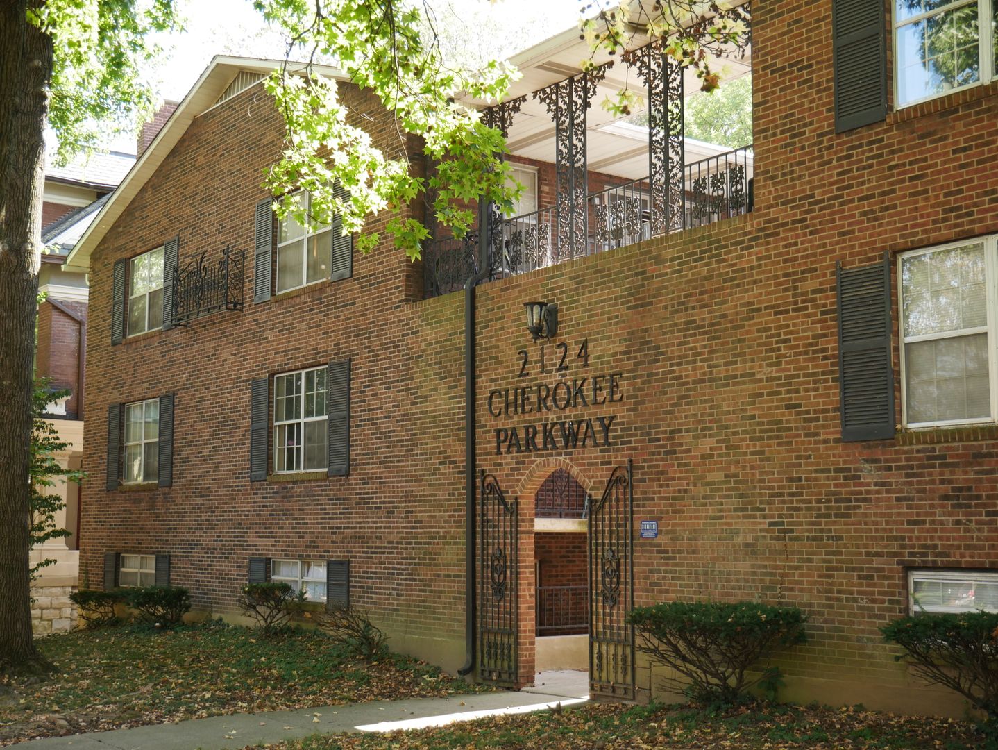 Louisville Apartment: 2124 Cherokee Parkway