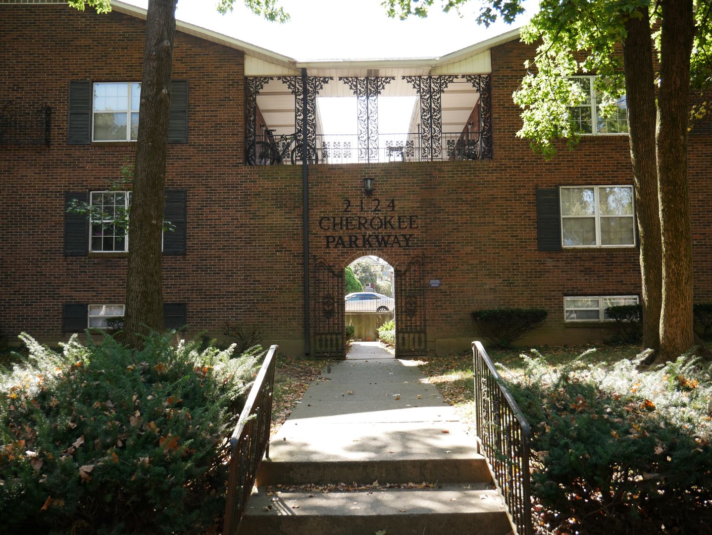 Louisville Apartment: 2124 Cherokee Parkway