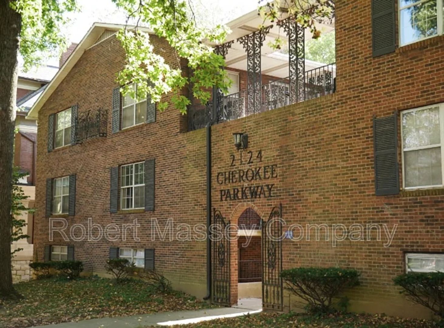 Louisville Apartment: 2124 Cherokee Parkway