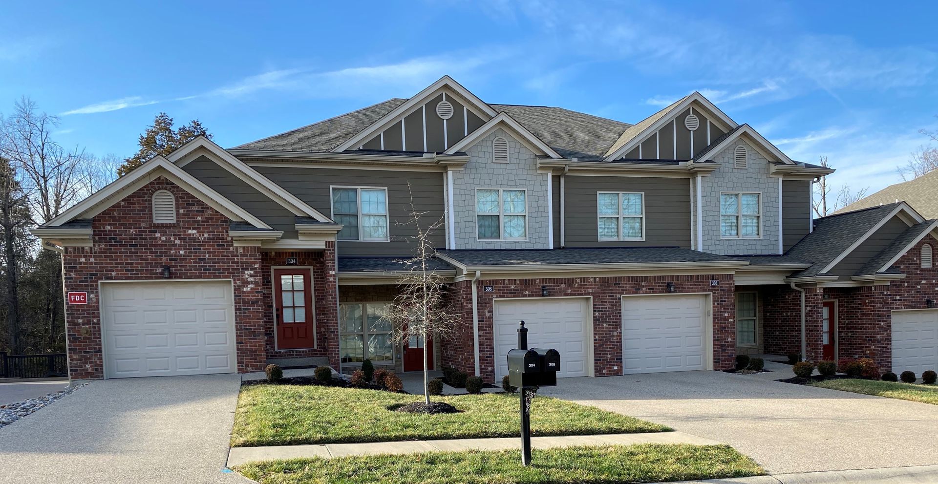 Louisville House: 210 Beckley Ridge Lane