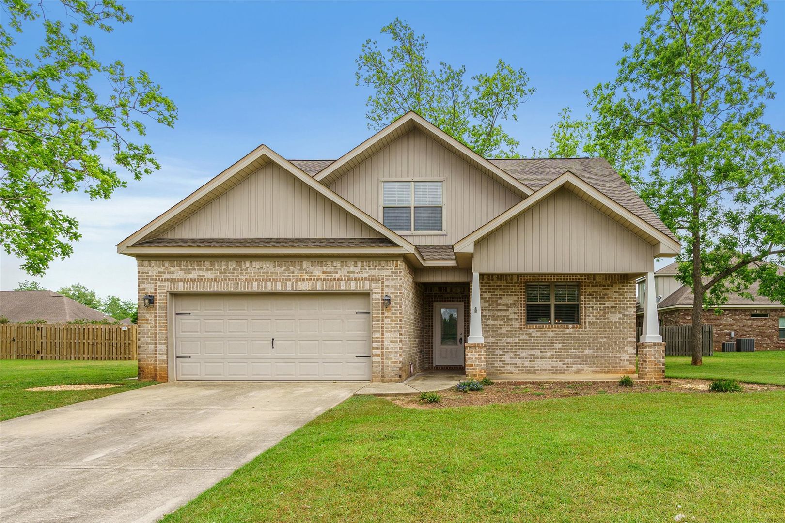Daphne House: 8795 Bainbridge Drive