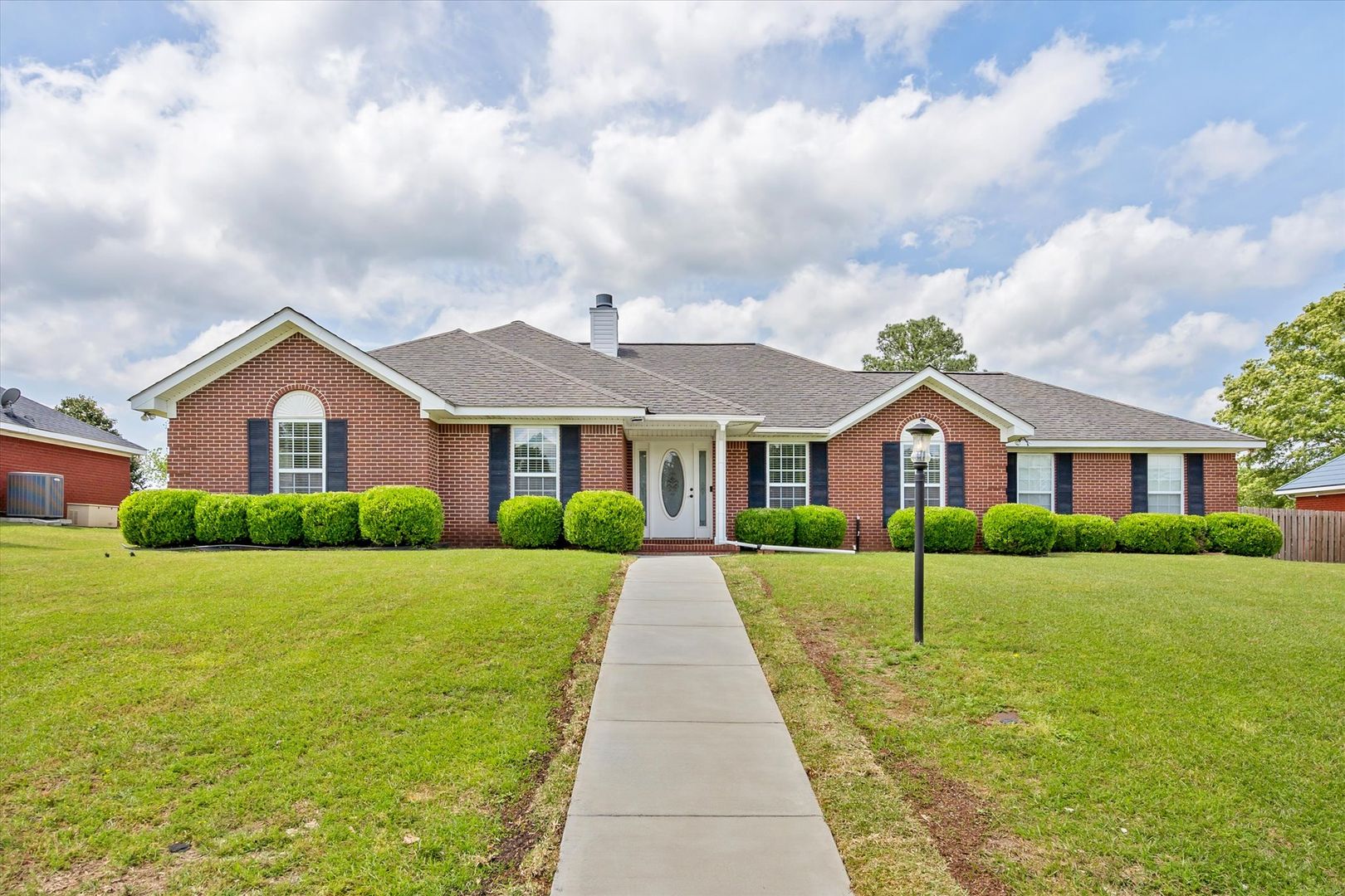 Mobile House: 3709 Seleste Dr