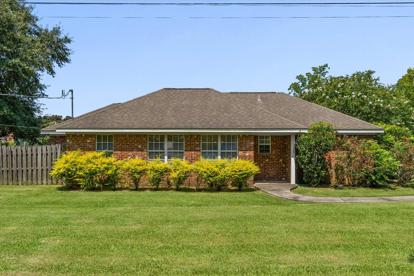 Robertsdale House: 18740 E. Hammond Street