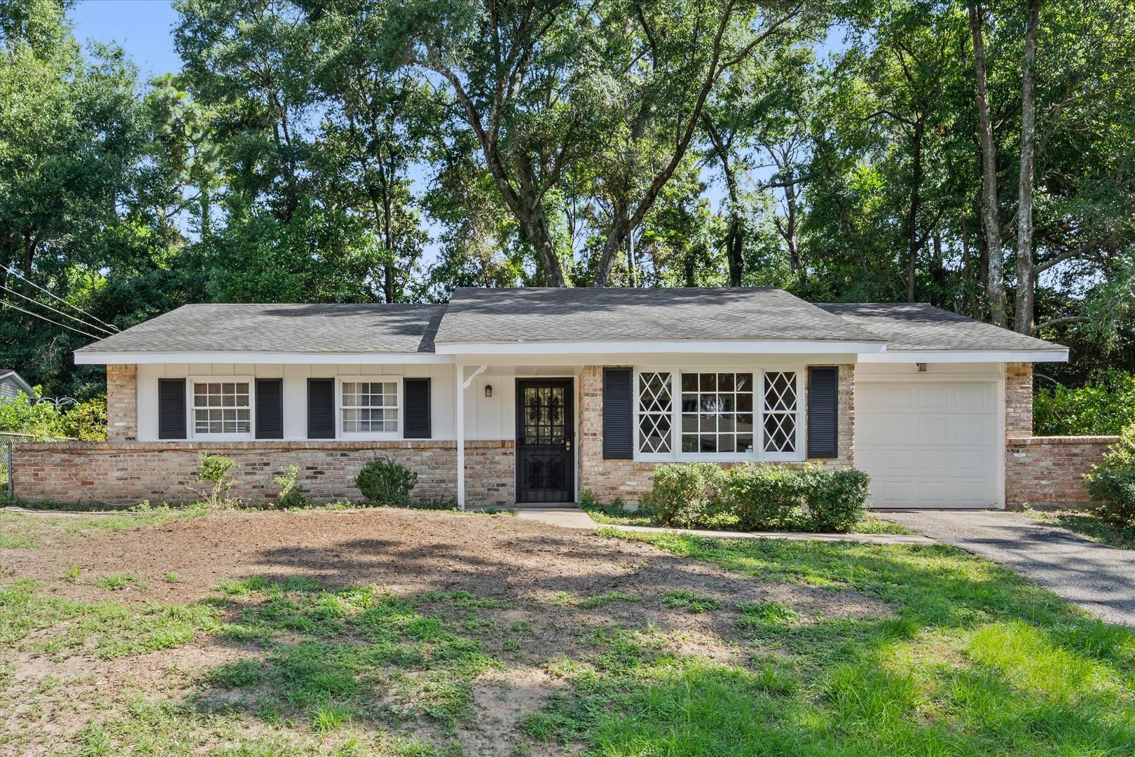 Mobile House: 5516 Brightwood Ln