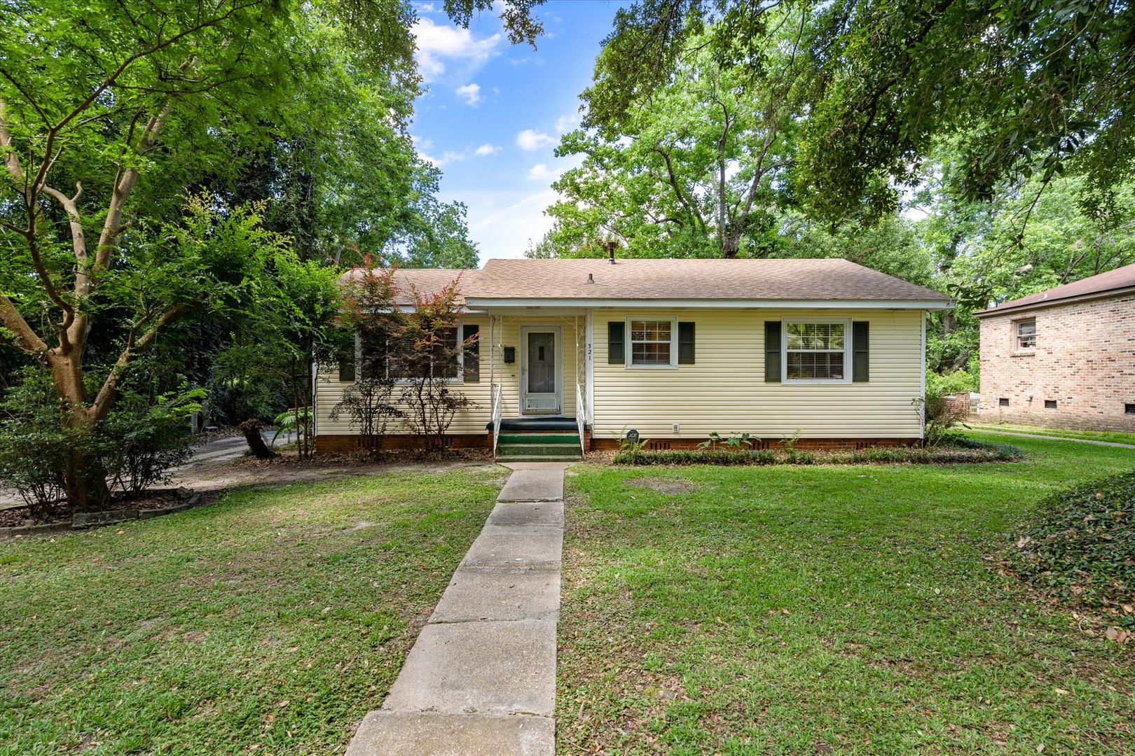 Mobile House: 321 Thornhill Circle