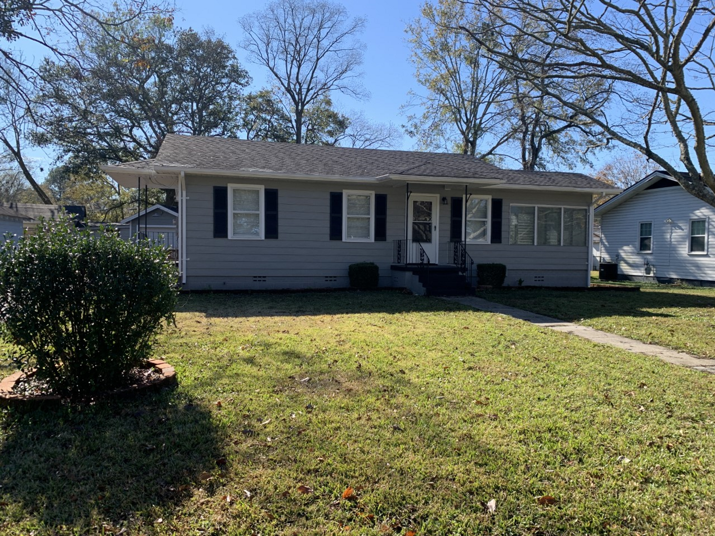 Mobile House: 3155 Calais Street