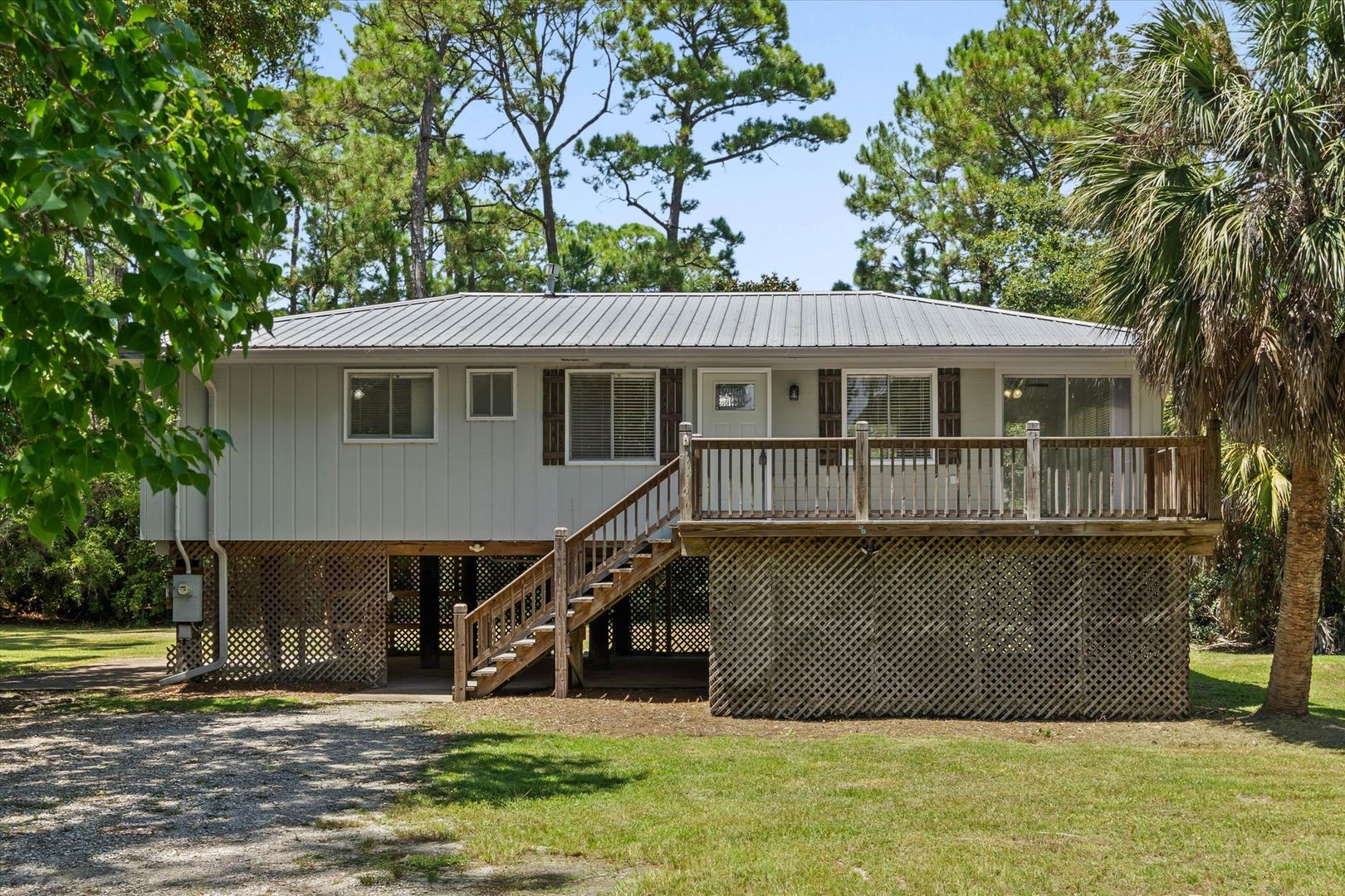Dauphin Island House: 401 Conde St