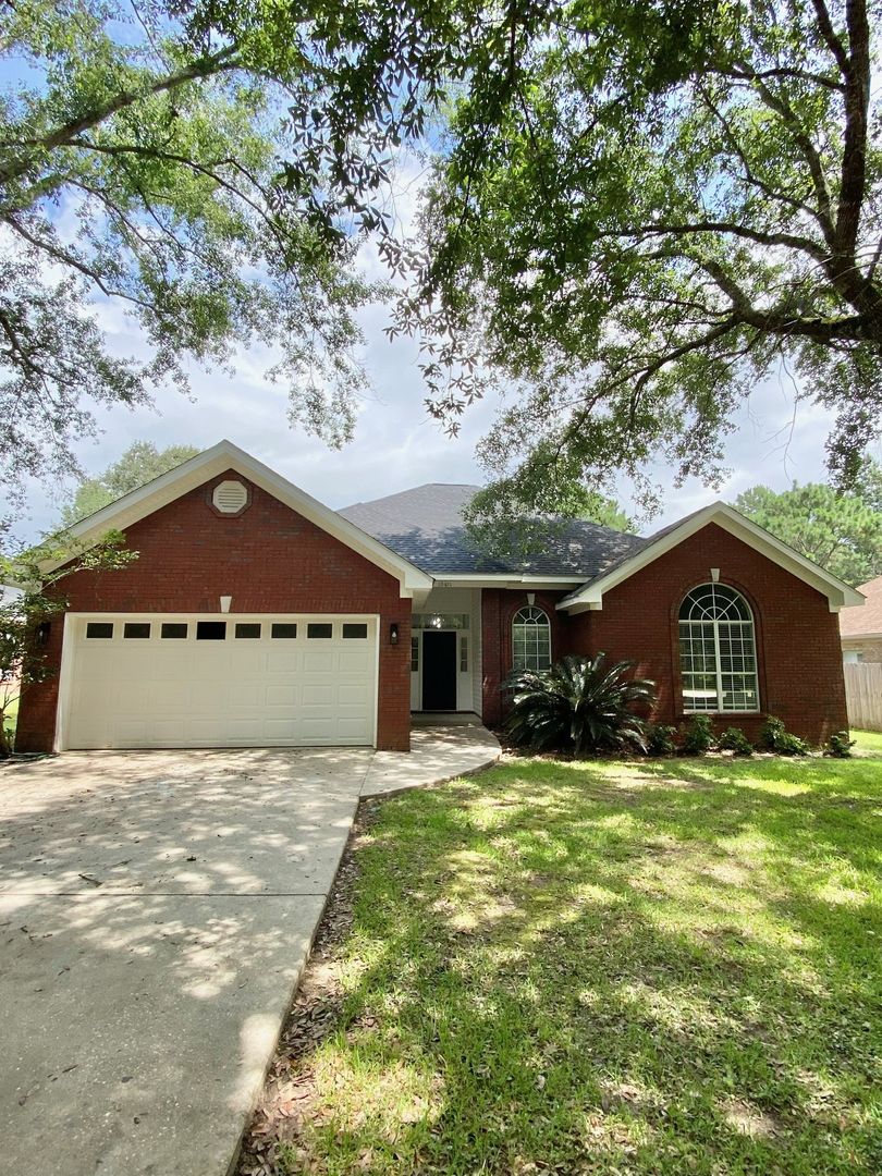 Fairhope House: 10451 Windmill Rd