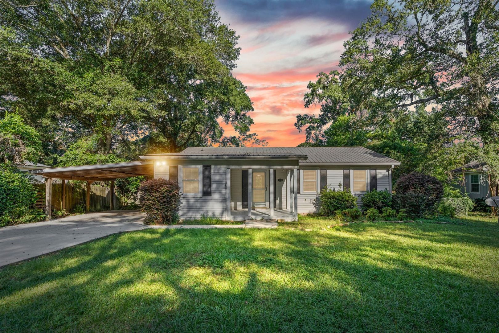 Mobile House: 315 Azalea Circle West
