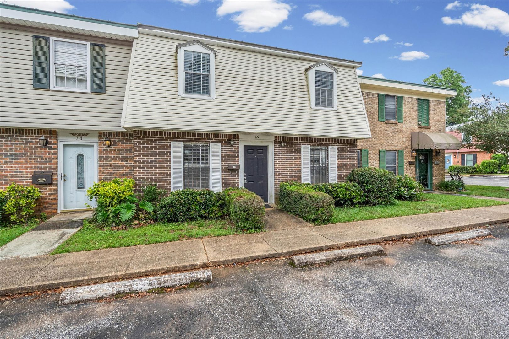Mobile House: 4017 Cottage Hill Road