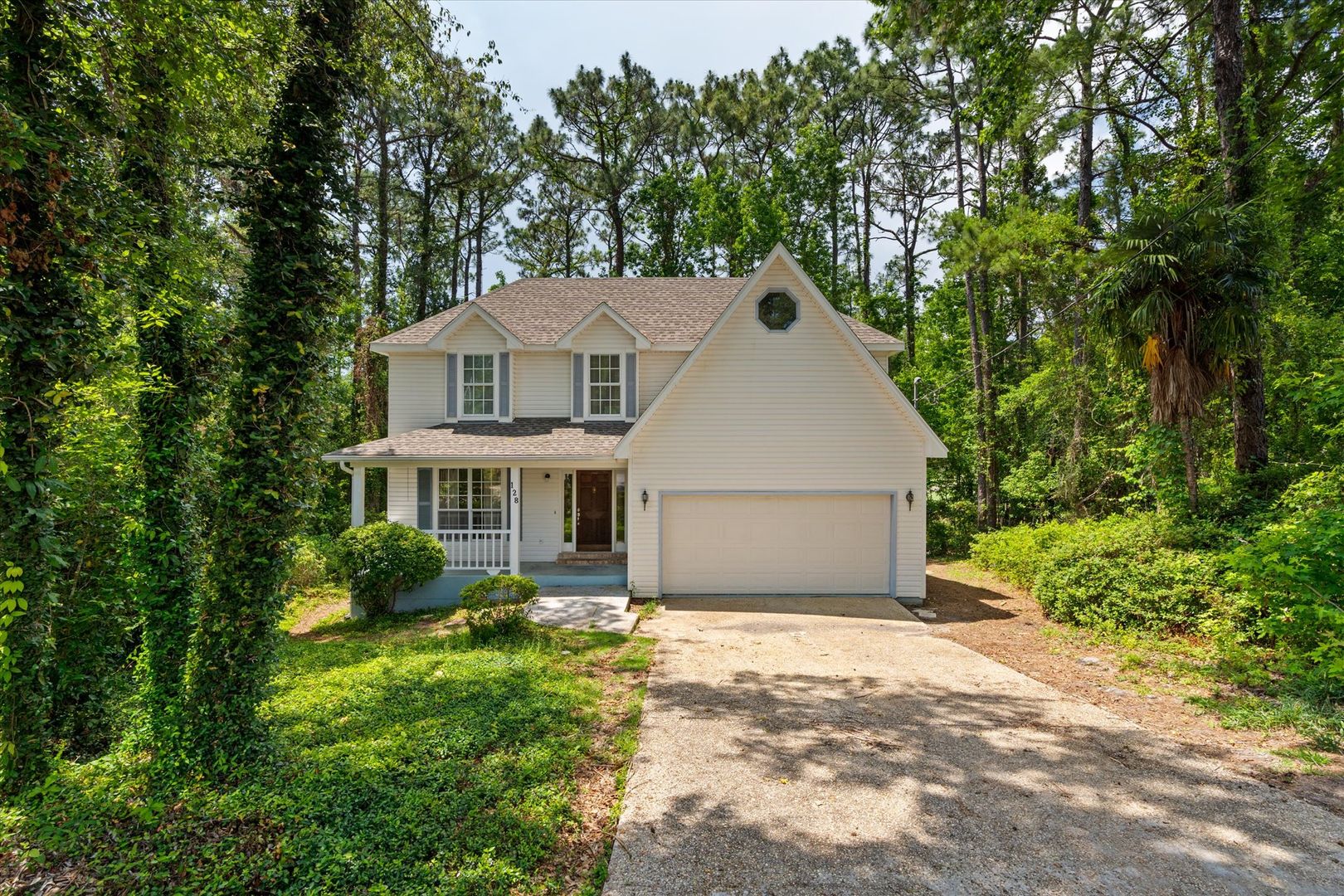 Daphne House: 128 Marikesh Drive