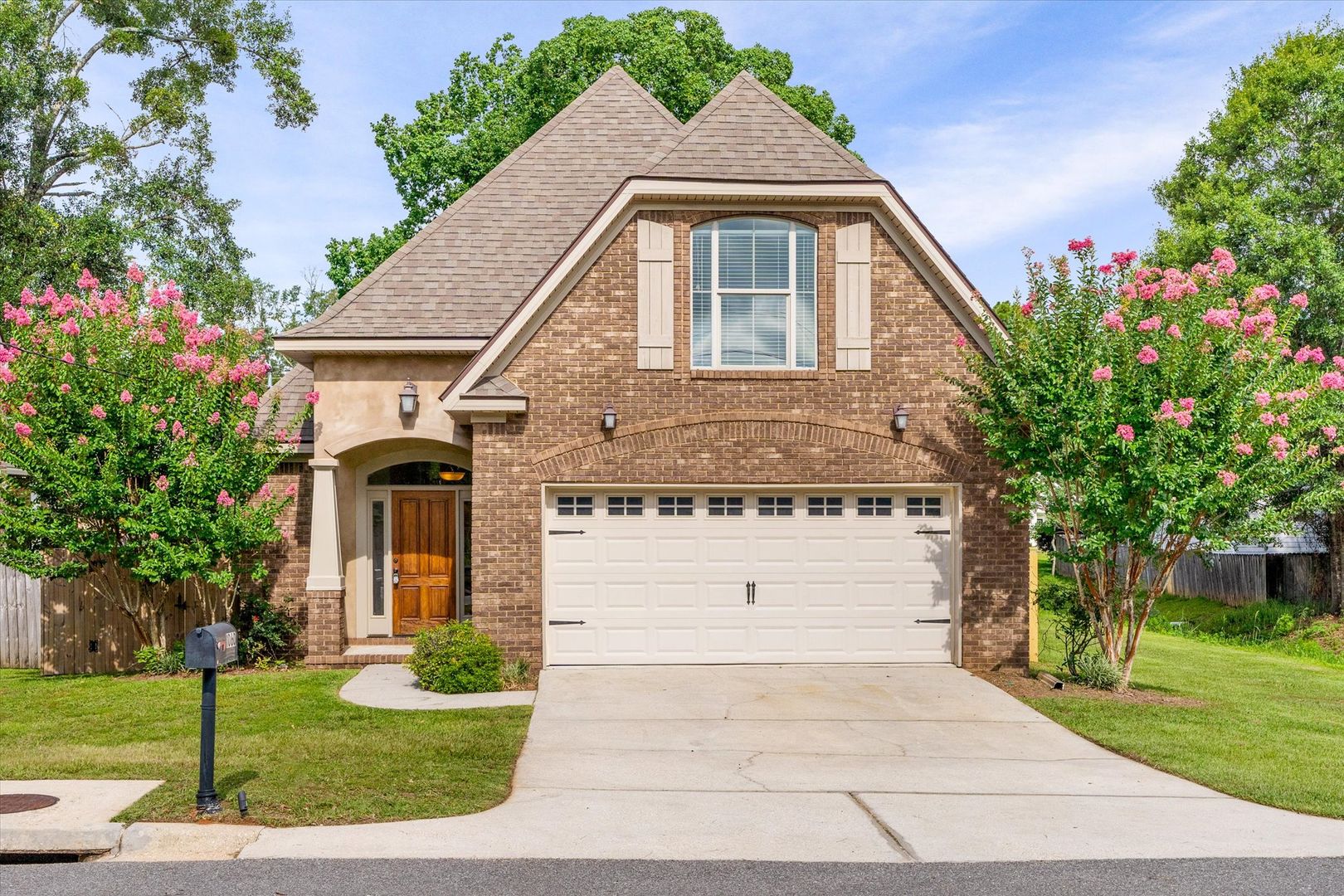 Mobile House: 1060 Linlen Ave