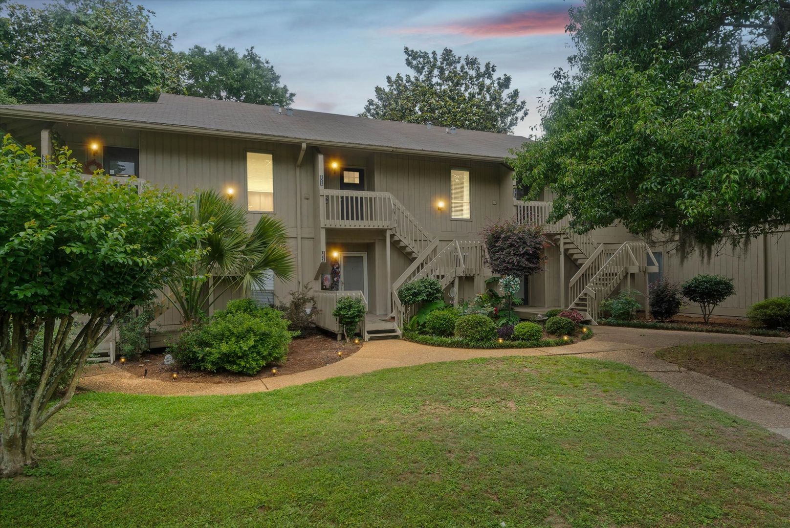 DAPHNE House: 2024 Sea Cliff Dr. N