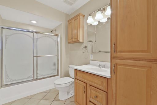 2723 E 8th St, Long Beach, CA 90804-4717