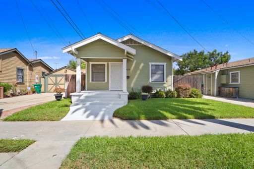 2723 E 8th St, Long Beach, CA 90804-4717