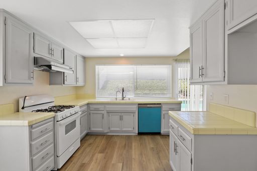 16956 Flower Vale Ln, Hacienda Heights, CA 91745-3803