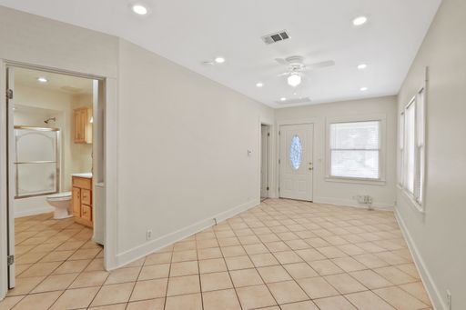 2723 E 8th St, Long Beach, CA 90804-4717