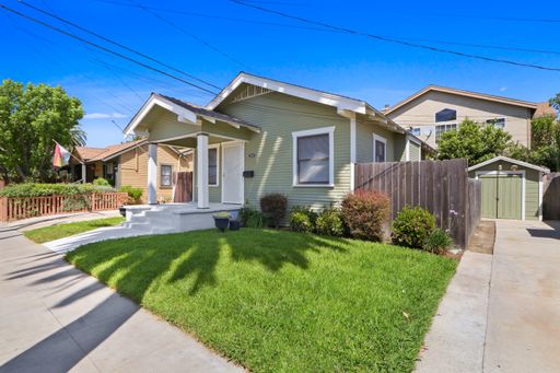 2723 E 8th St, Long Beach, CA 90804-4717