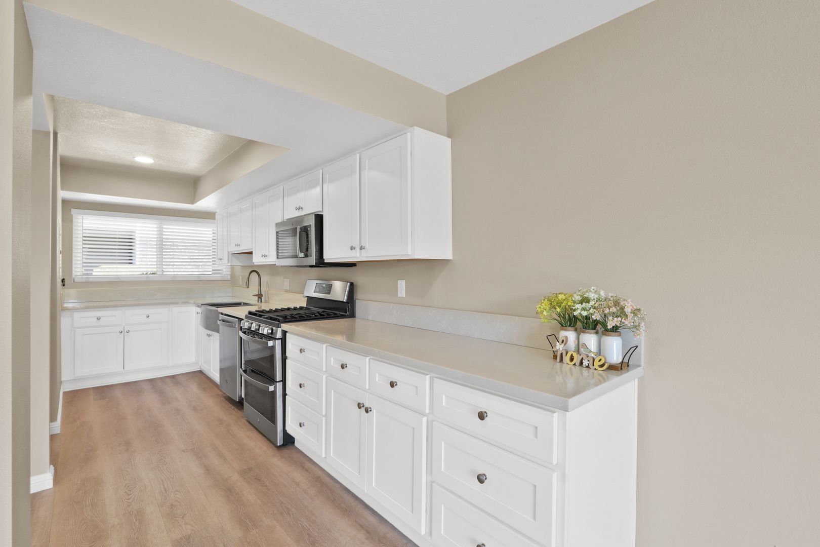 Fullerton Condo: 1115 Rosecrans Avenue