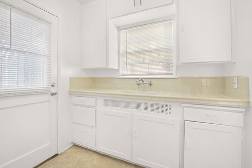 2723 E 8th St #B, Long Beach, CA 90804