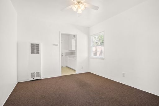 2723 E 8th St #B, Long Beach, CA 90804