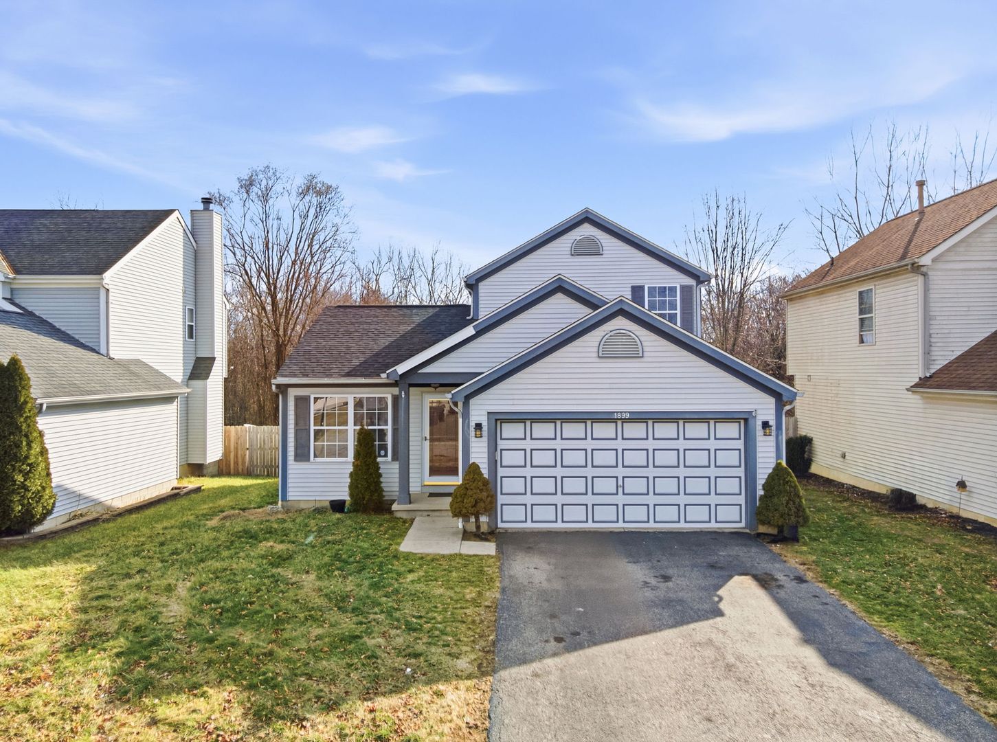 Grove City House: 1899 Queens Meadow Lane