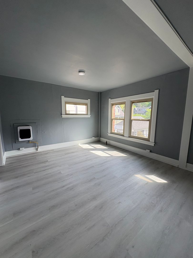 Seattle Apartment: 1132 10th Ave E