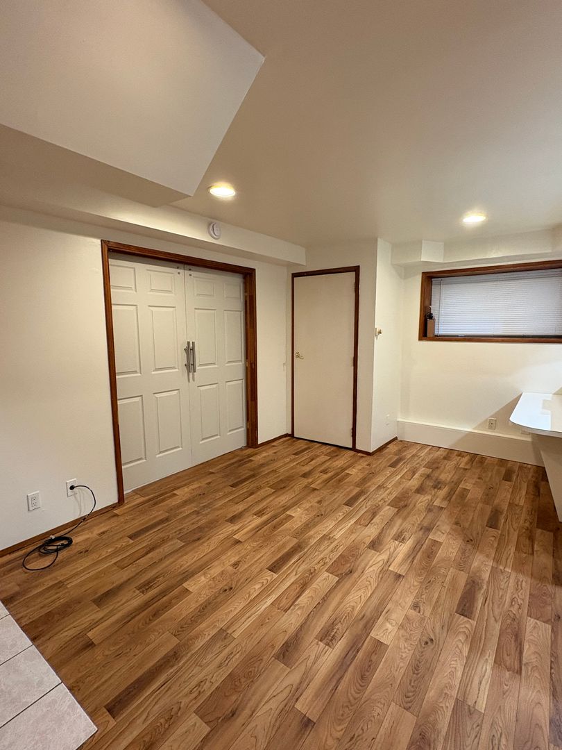 Seattle Apartment: 1132 10th Ave E