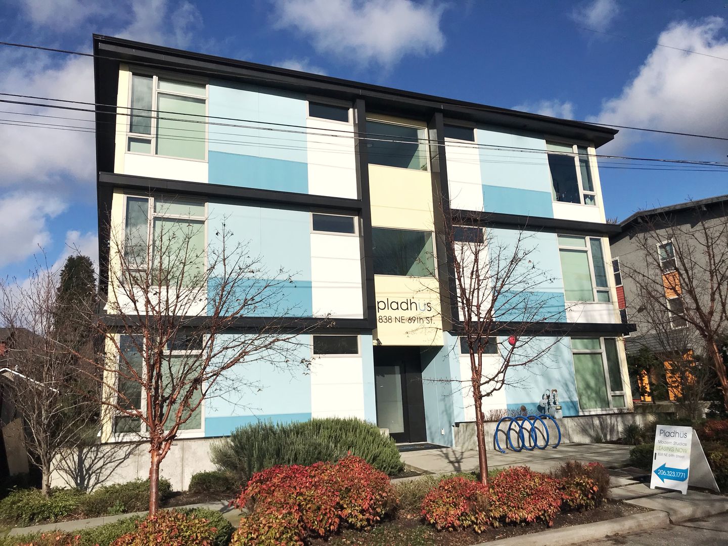 Seattle Apartment: 838 NE 69th St