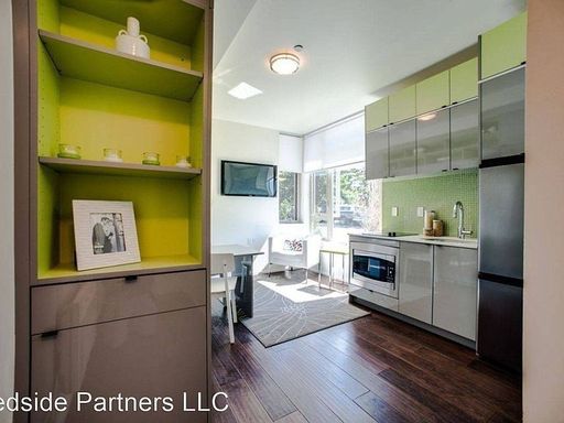 Modern Micro-Studio in the Heart of Roosevelt, 2 blocks off of the light rail, Students dream home – photo 1