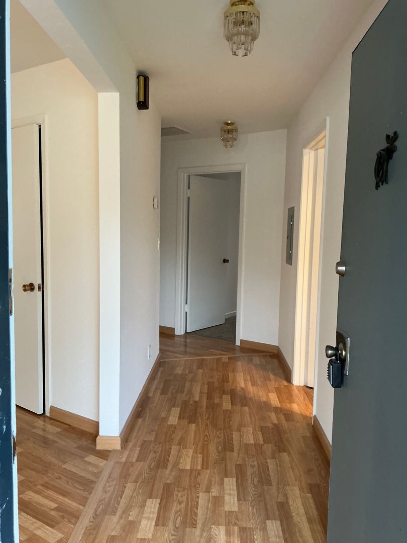 Menlo Park Apartment: 837 Live Oak Avenue