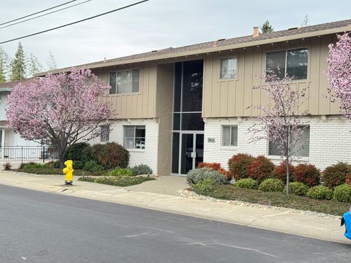 Renovated Studio Near Downtown Menlo Park – Utilities & Parking Included – photo 1