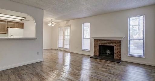 Spacious Apartment Home With THREE Private Balconies/Patios, Roman Tubs & Villa Style Floor Plans – photo 1
