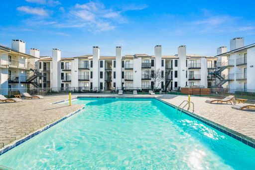 One Bedroom Apartment Home Located in Prestigious North Dallas. – photo 1