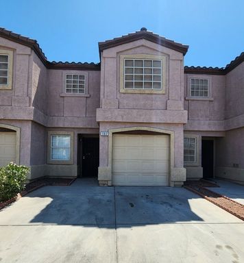 Beautiful 3 Bedroom & 2 1/2 Bath Condo. – photo 1