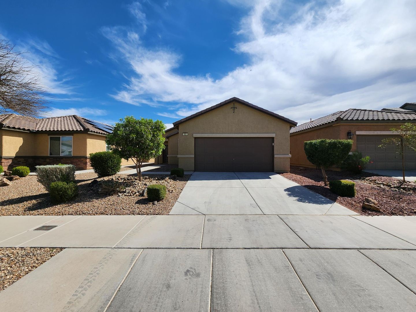 Henderson House: 932 Aspen Cliff Drive