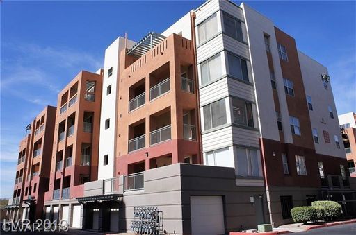 Guard Gated Park Ave Condo – photo 1