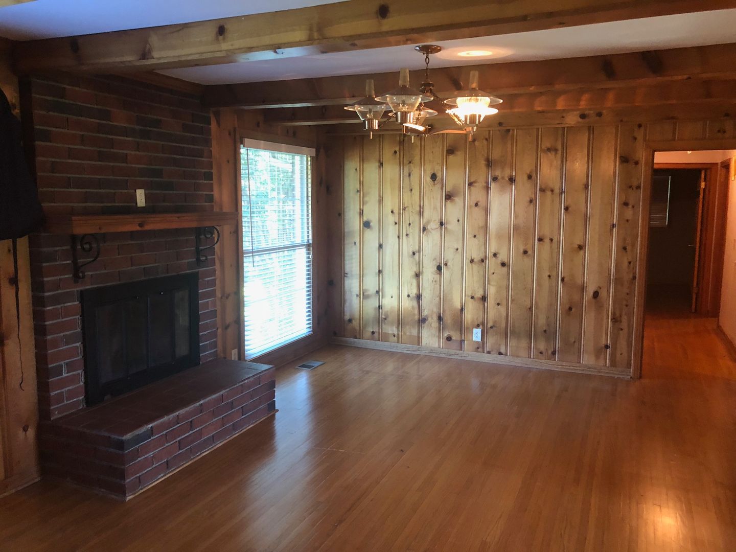 Old Hickory House: 102 Medaris Drive